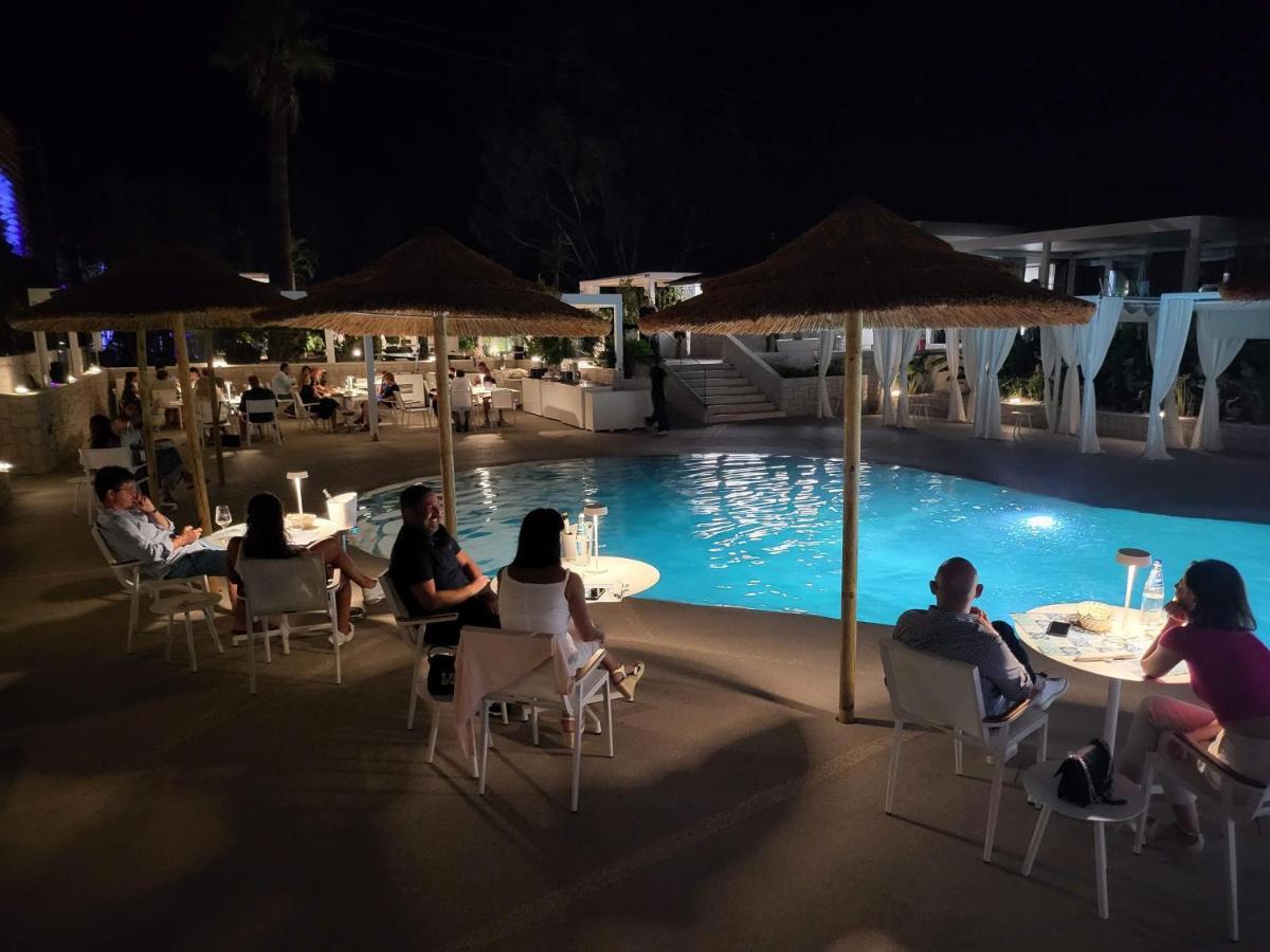 Hotel Oasi Blu Sardinia Santa Margherita di Pula Esterno foto